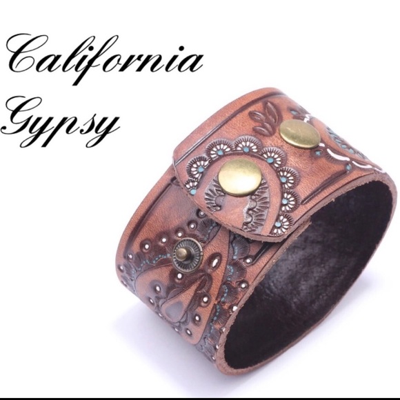 RESTOCKING🎉Tooled Painted Leather Boho Cuff - Picture 2 of 8
